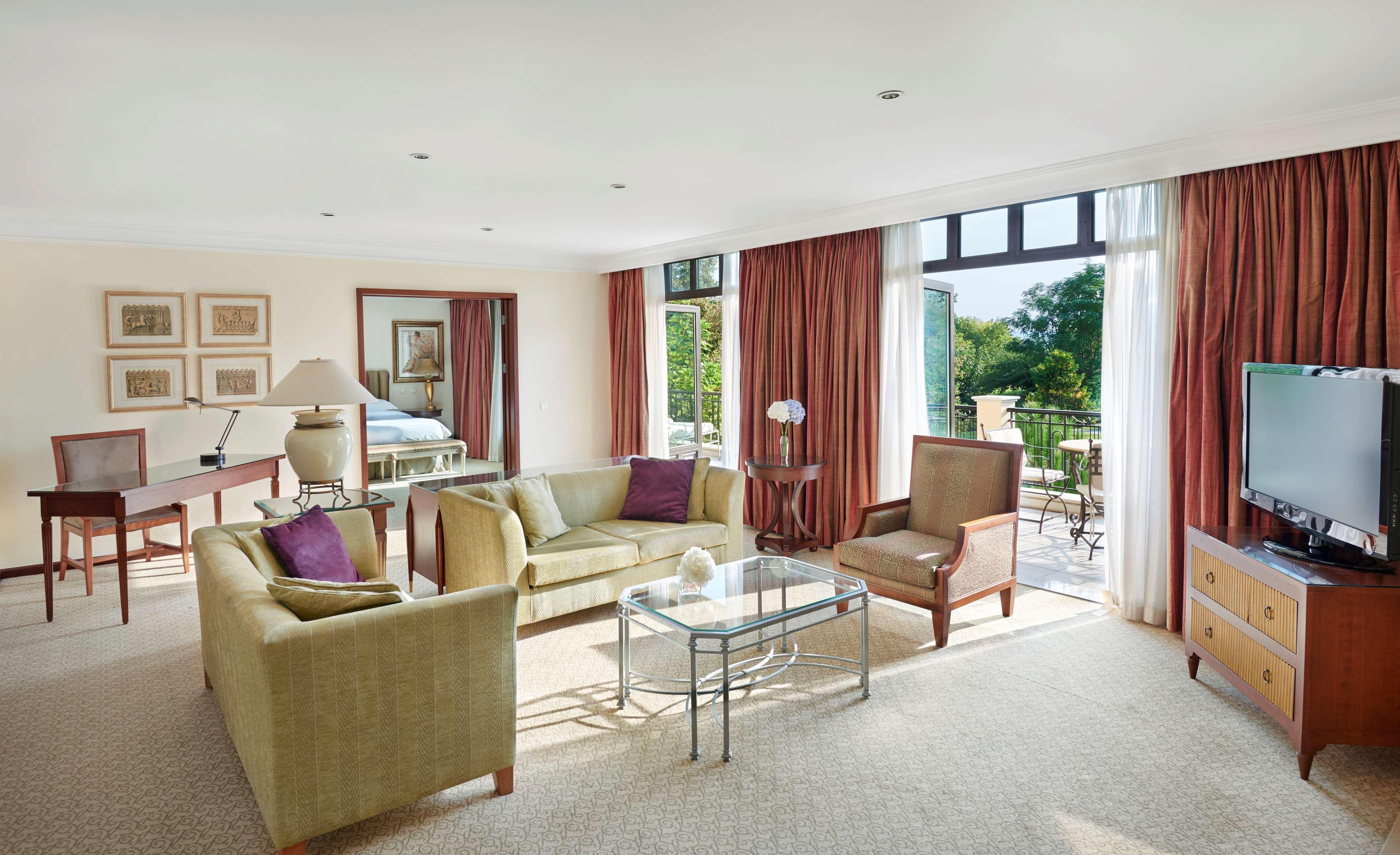 Hyatt Regency Thessaloniki Hotel Eksteriør billede A suite at the InterContinental