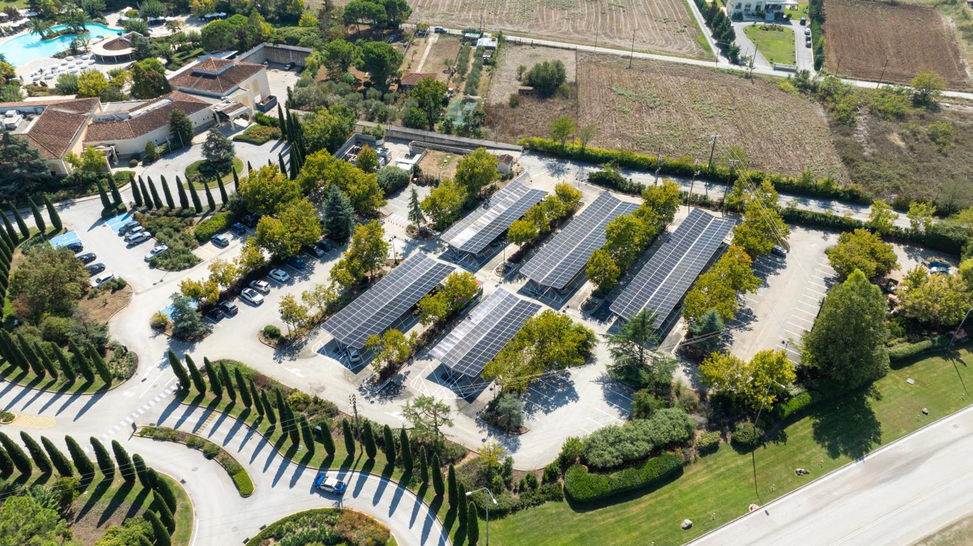 Hyatt Regency Thessaloniki Hotel Eksteriør billede Solar panels at the headquarters of the University of California, Santa Barbara